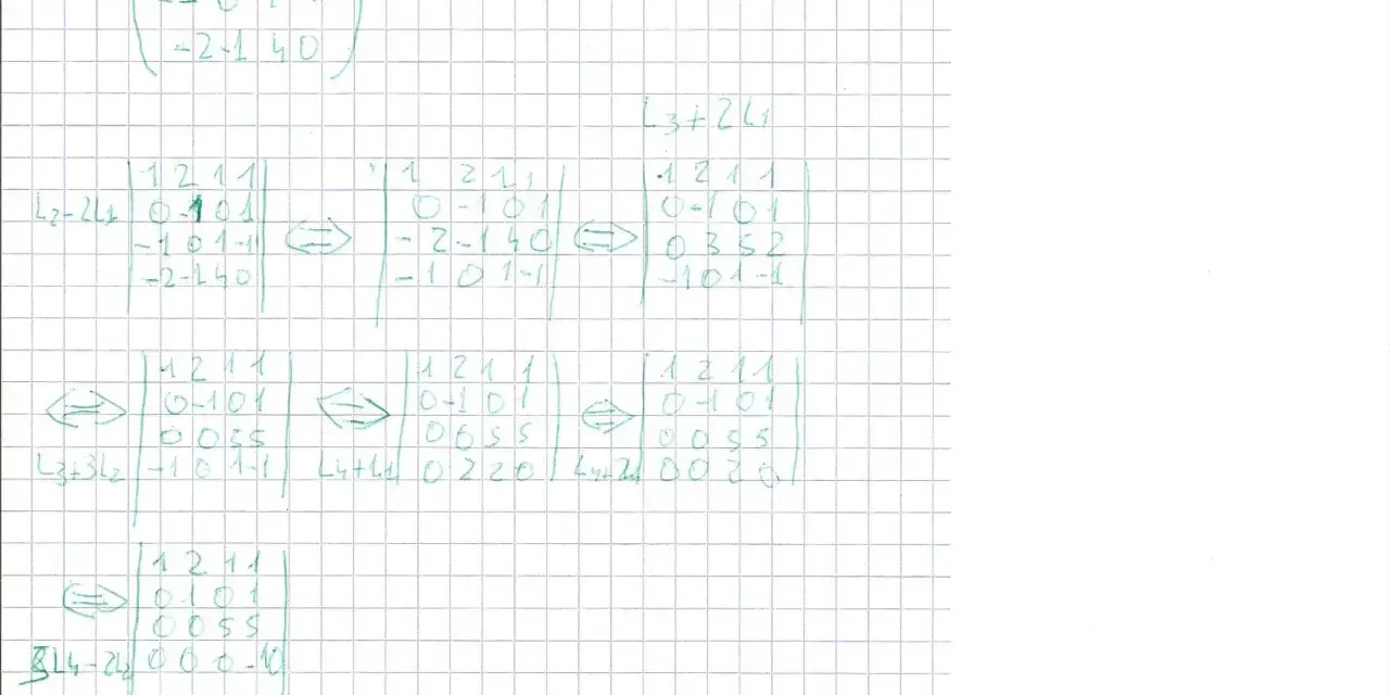 Calcul de la matrice A par étapes, montrant la multiplication matrice et les opérations sur les lignes. Le déterminant est calculé à la fin.