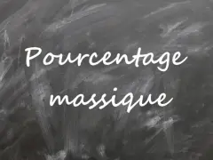 Texte écrit à la craie sur un tableau noir : "Pourcentage massique".