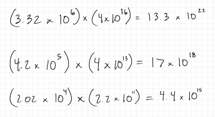 Calculs de multiplication de nombres en notation scientifique, illustrant l'utilisation des chiffres significatifs en physique.